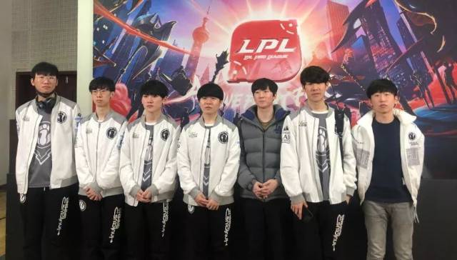 翘首企盼中 翘首企盼中