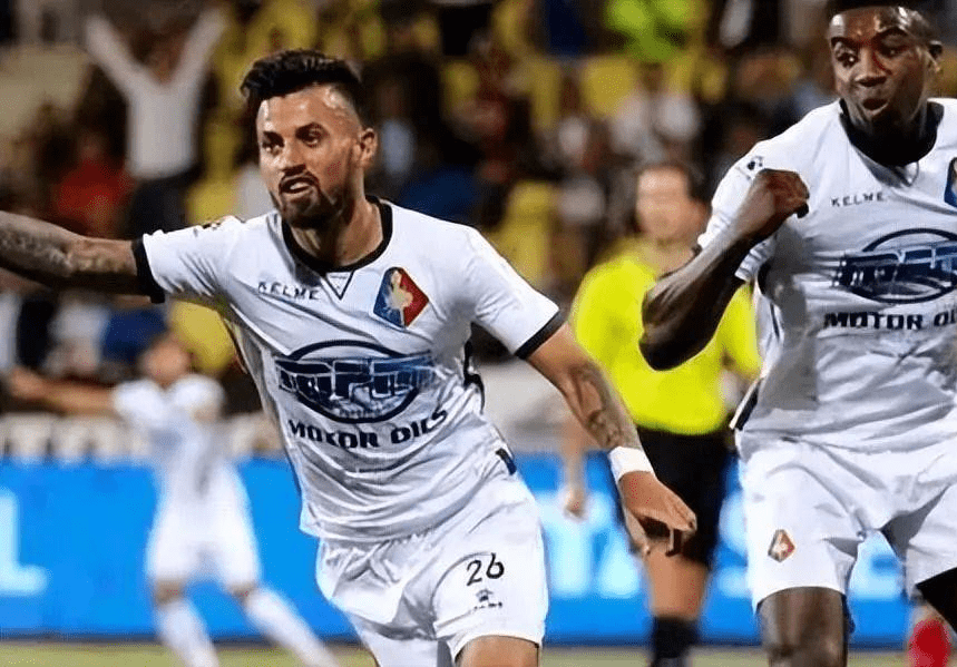 在硬件层面 在硬件层面