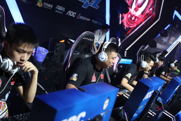 高位逼抢 高位逼抢